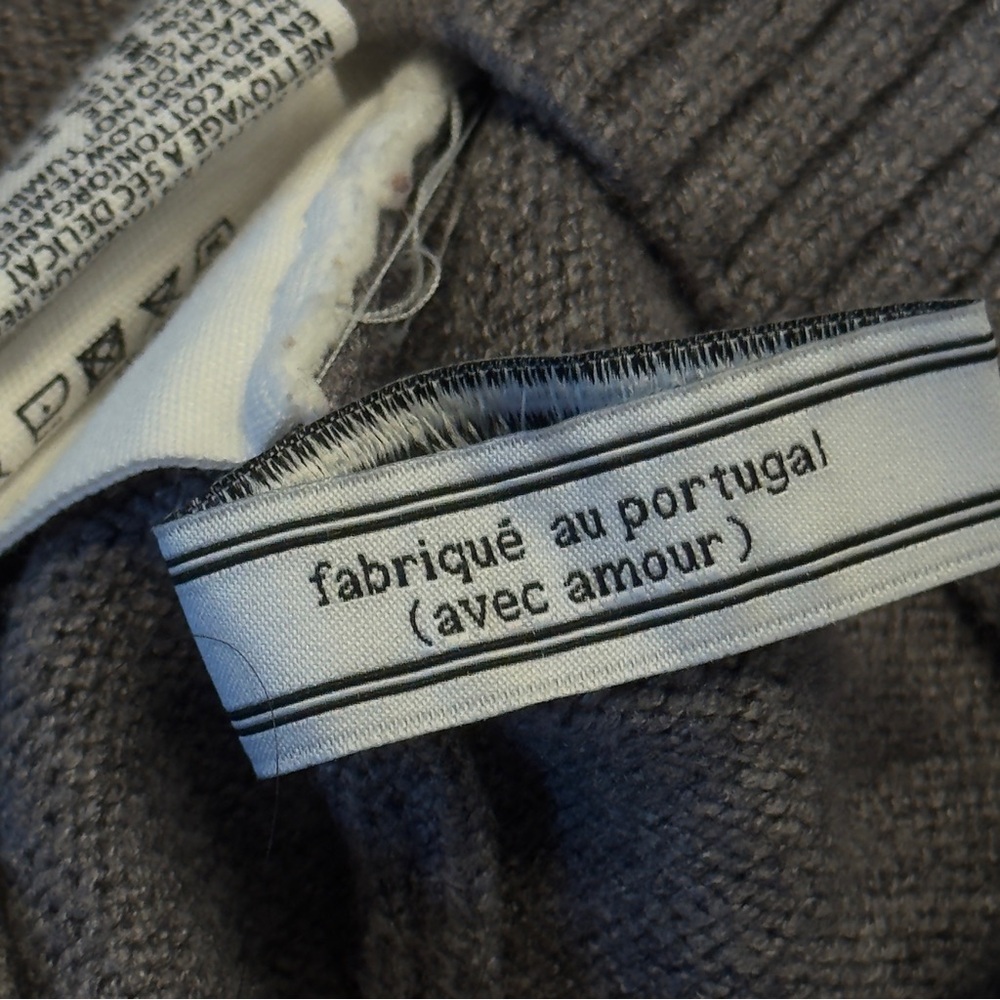 AMI Paris Gray Sweater - Picture 8 of 8